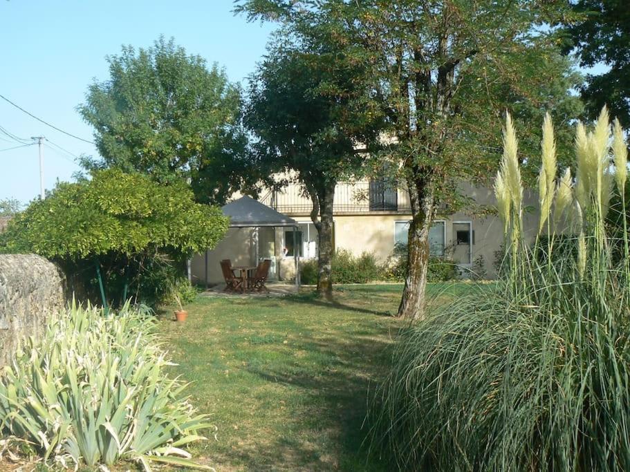 Maison Calme Au Coeur Des Vignes Sainte-Colombe  Exterior foto